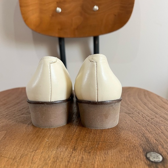 VINTAGE Amalfi Cream Loafers - Picture 6 of 10
